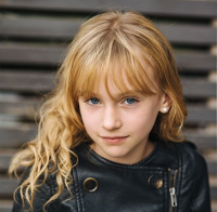 Sofia Wells as Young Clary