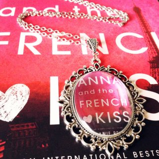 Anna and the French Kiss Pendant
